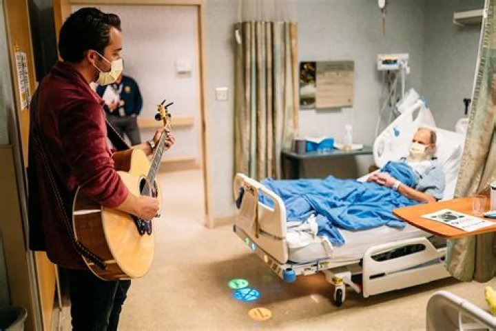 
Alex Hall Works with Musicians on Call to Make a Veteran’s Holiday Brighter with a Song: Watch 