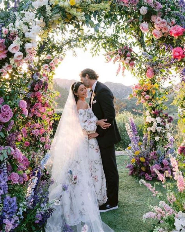
Behnaz Akhgar Beautiful Wedding Pictures From Instagram, How Long Ago Did She Marry Her Husband? 