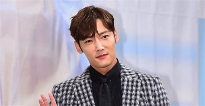 
Choi Joon-hyuk Height, Weight, Net Worth, Age, Birthday, Wikipedia, Who, Nationality, Biography 