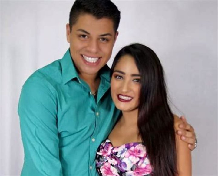 
Eduin Caz Wife Daisy Anahy Is A Beauty Influencer 