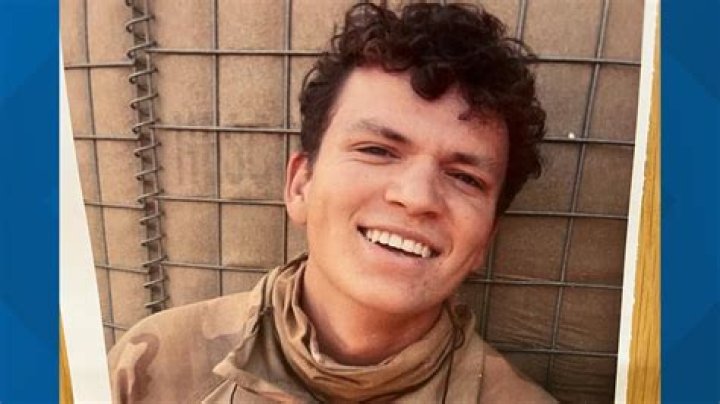 
In an attack outside an Indianapolis hotel, a Dutch soldier dies 