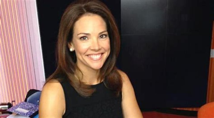Is Erica Hill Married? Her Bio, Age, Husband, Family, Salary, Weight and Height