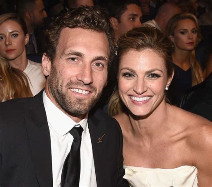 Is Erin Andrews Gay? Get More Information About This American Sportscaster!