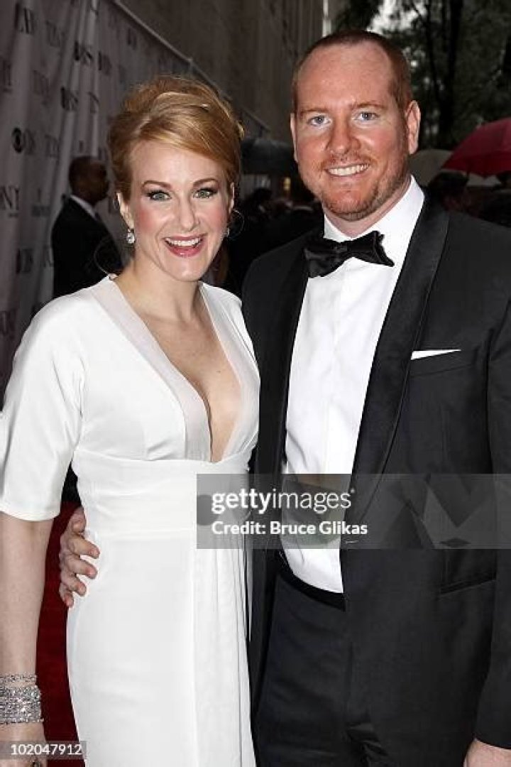 
Is Katie Finneran Still Married To Darren Goldstein? Up Here Actress Husband 2022 
