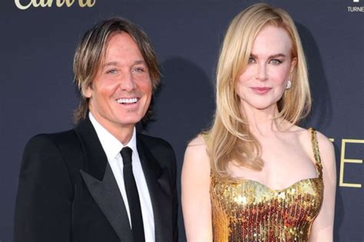 
Is Keith Urban Still Married? Keith Urbans Net Worth, Age, Wife, Biography, Weight, Height, Family, And More 