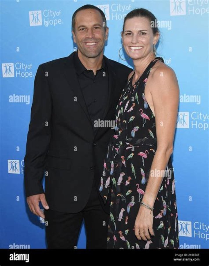 
Is T. Geronimo Johnson Married to Wife? Or Dating a Girlfriend? 