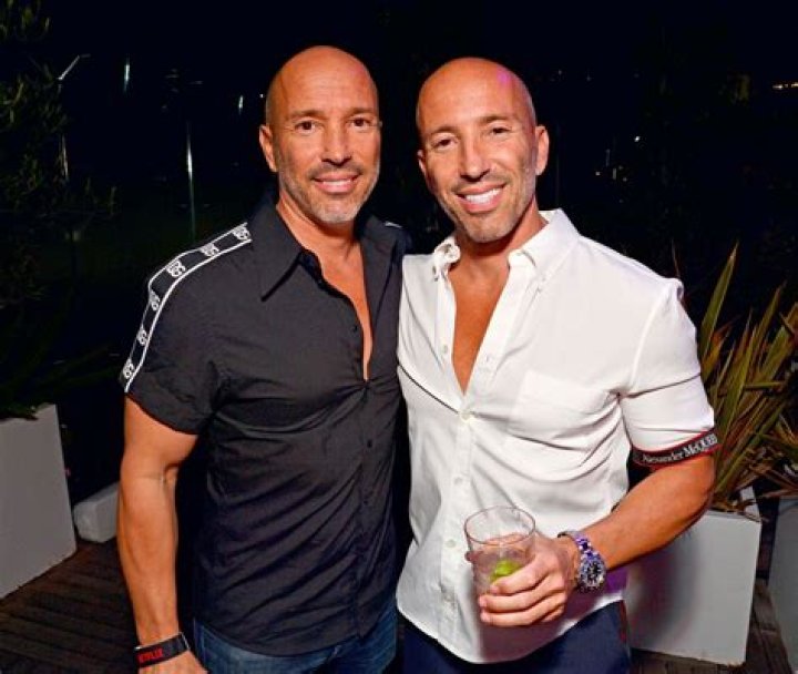 Jason Oppenheim Bio, Age, Height, Brother, Wife, Real Estate, Selling Sunset