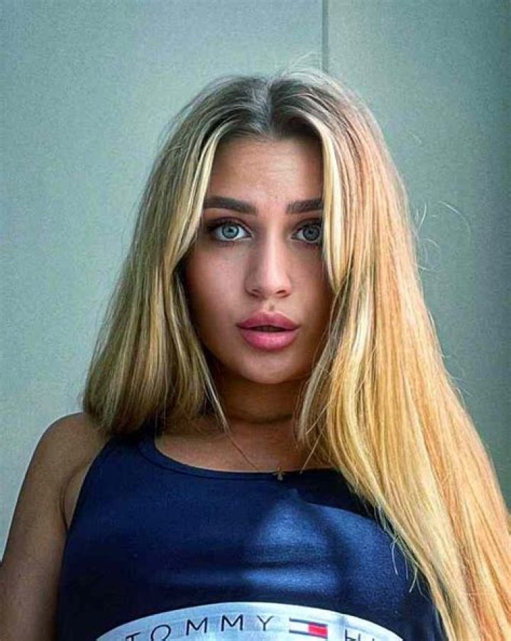 
Jessica Smetana Height, Weight, Net Worth, Age, Birthday, Wikipedia, Who, Nationality, Biography 