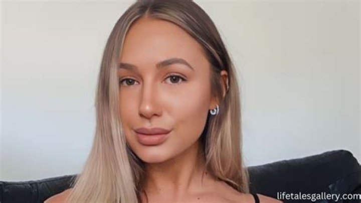 
Julie Brougham Height, Weight, Net Worth, Age, Birthday, Wikipedia, Who, Nationality, Biography 