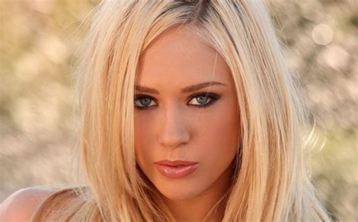 Kagney Linn Karter Height, Weight, Net Worth, Age, Birthday, Wikipedia, Who, Nationality, Biography