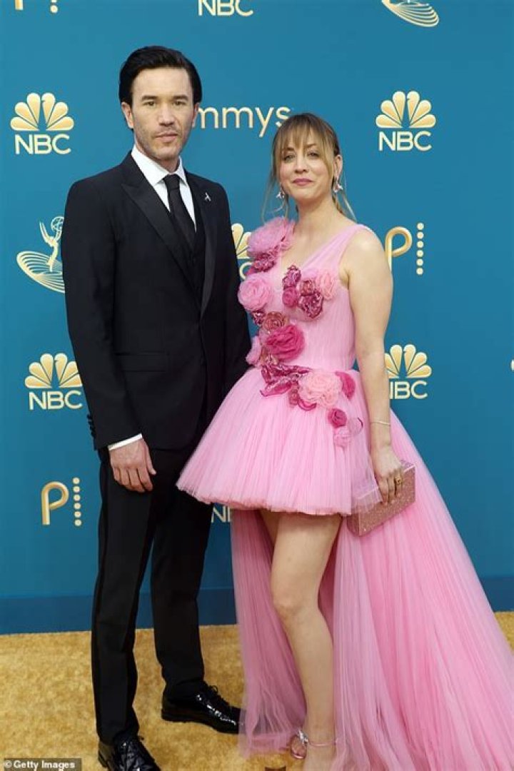 
Kaley Cuoco And Tom Pelphrey Are Expecting Their First Child 