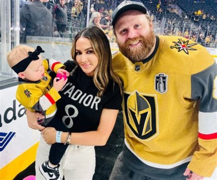
Kapri Mary Kessel, Phil Kessel Daughter, Meet Girlfriend Sandra Pereira 