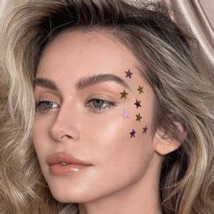 Kenz Lawren Height, Weight, Net Worth, Age, Birthday, Wikipedia, Who, Instagram, Biography