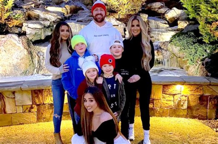 
Kim Zolciak-Biermann’s Daughters Brielle and Ariana Forge a Drama-Free Relationship with Stepfather Kroy! 