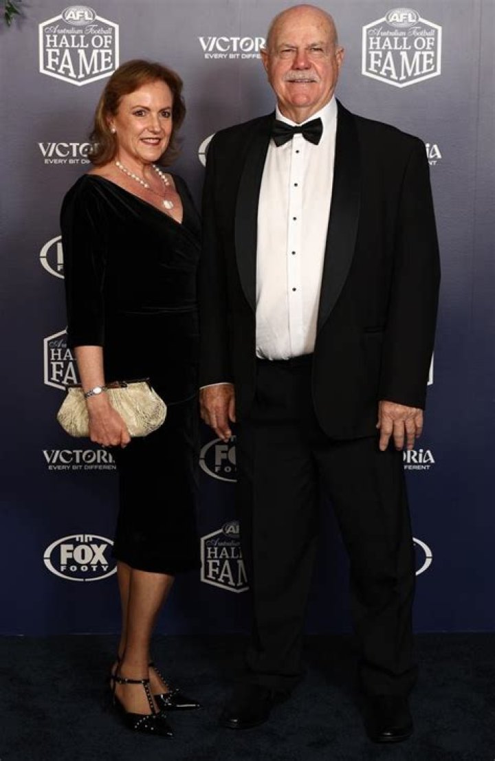 
Leigh Matthews Wife Deb Matthews, Former AFL Star Talks Weight Loss 
