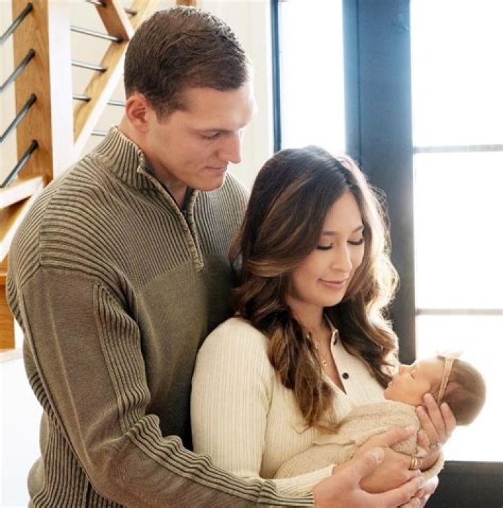 Leighton Vander Esch – Girlfriend, Parents and Family Life
