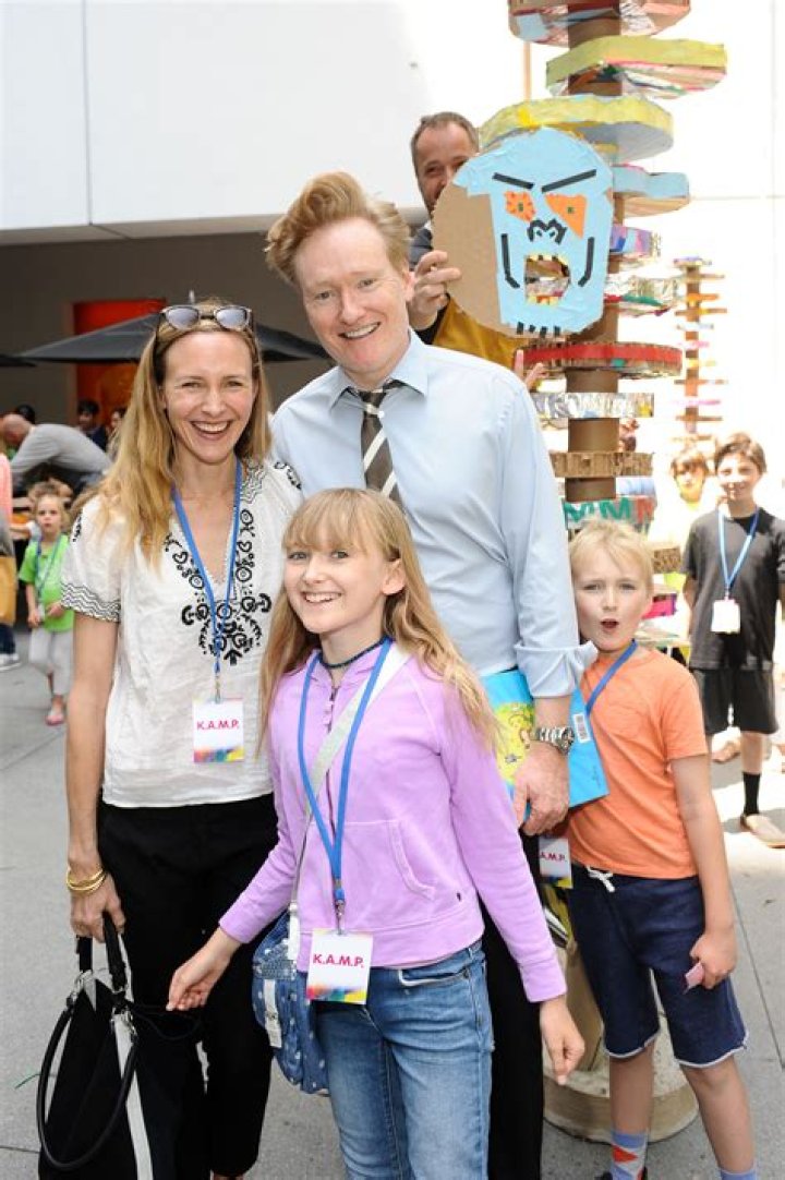 
Liza Powel’s Age, Kids, Height. Who is Conan O’Brien’s wife? 