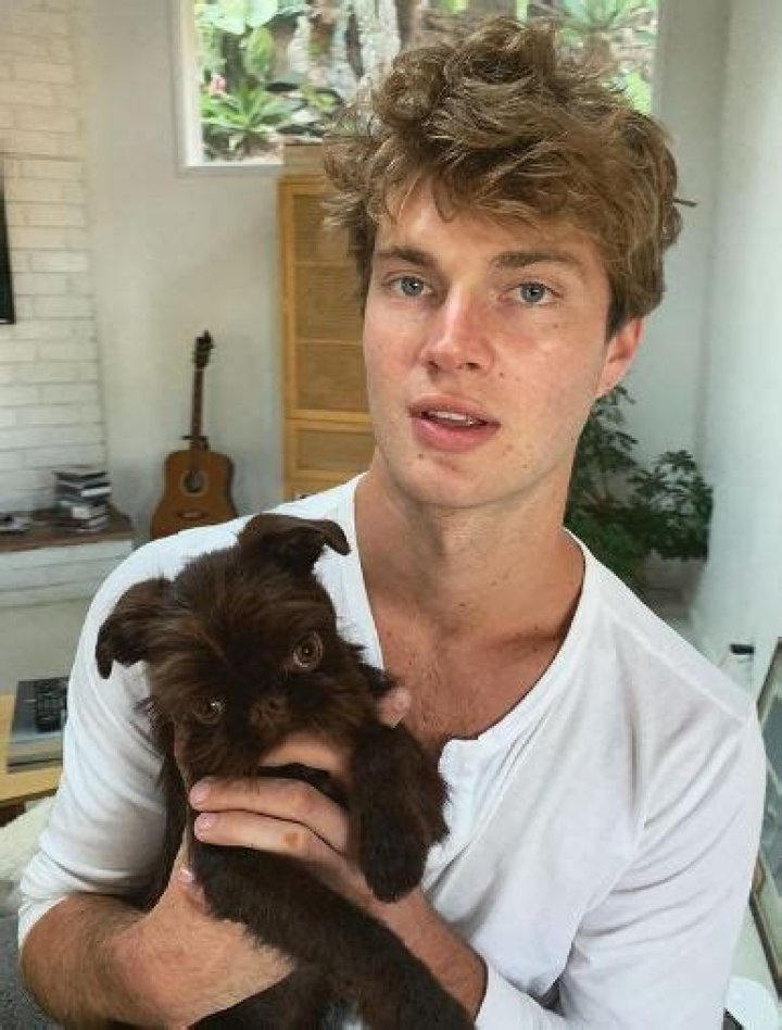
Luke Volker Height, Weight, Net Worth, Age, Birthday, Wikipedia, Who, Instagram, Biography 