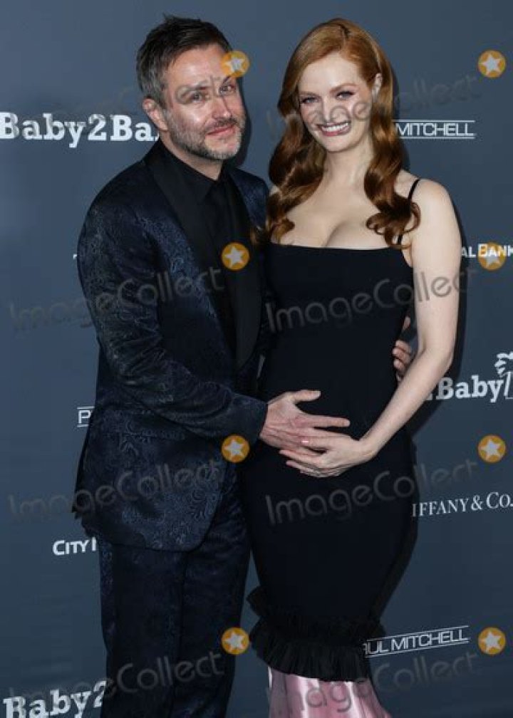 
Lydia Hearst – How rich is Chris Hardwick’s wife? Pregnant? 