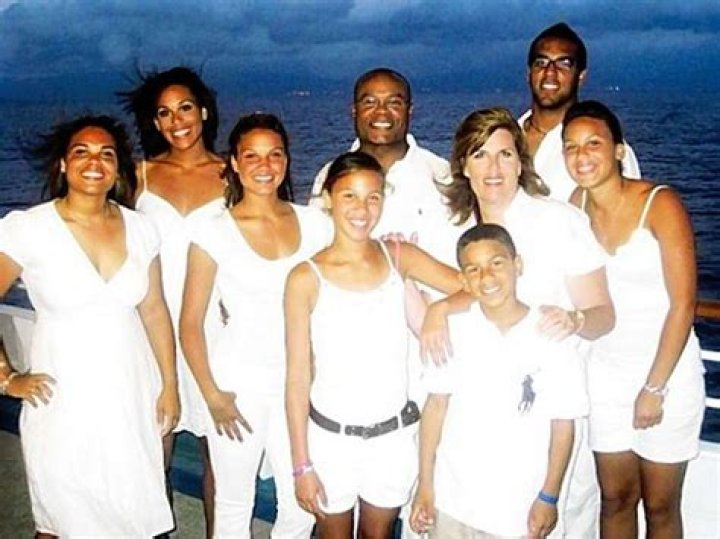 Mike Singletary is Married to Wife: Kim Singletary. Kids