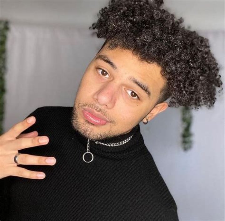 Nuhchez Height, Weight, Net Worth, Age, Birthday, Wikipedia, Who, Instagram, Biography