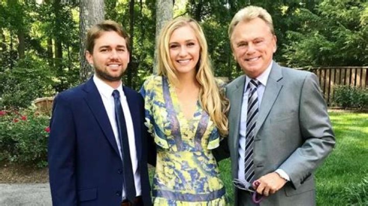 
Pat Sajak is Married to Wife: Lesly Brown 