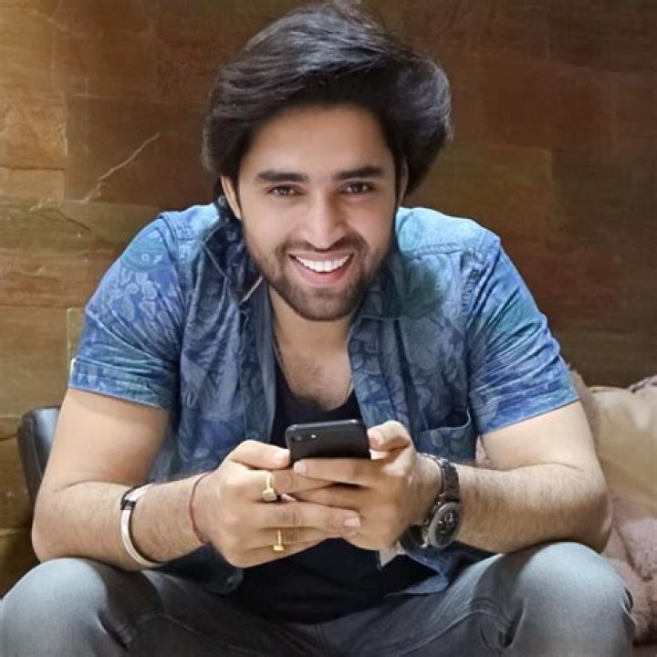 
Resty Kamboj Height, Weight, Net Worth, Age, Birthday, Wikipedia, Who, Nationality, Biography 