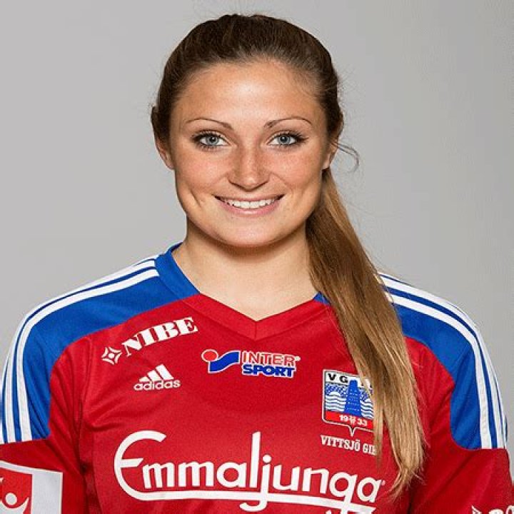 Shelina Zadorsky Height, Weight, Net Worth, Age, Birthday, Wikipedia, Who, Nationality, Biography