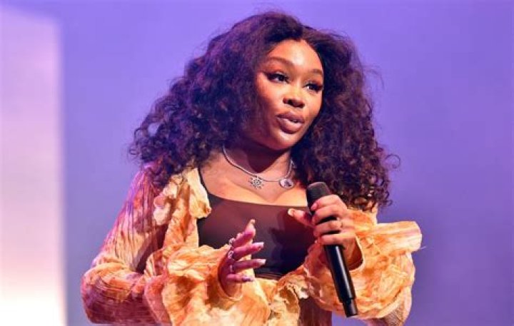 
SZA Reveals Sophomore Album ‘S.O.S.’ ‘s Release Date While Serving as Musical Guest on ‘SNL’ 