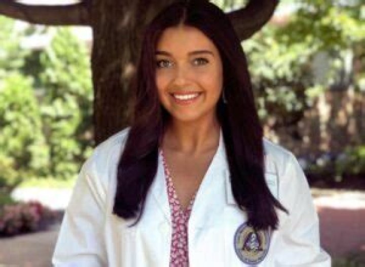 
Warren Foegele Girlfriend Alexandra Yazdani Is Studying To Become A Dentist 