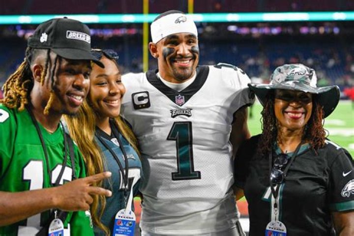 Who Are Jalen Hurts Parents? Meet Pamela Hurts & Averion Hurts
