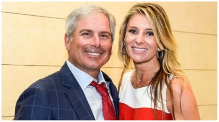 
Who is Fred Barnes Wife ? 