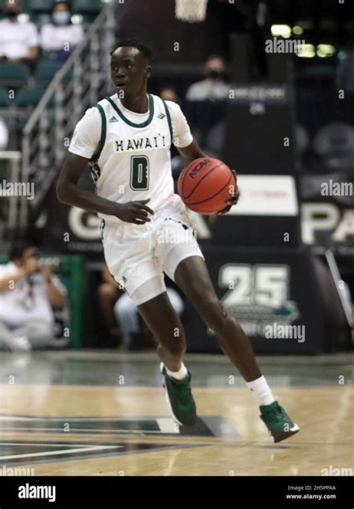 
Who Is Junior Madut And How Old Is He? Meet The Hawaii Rainbow Warriors Shooting Guard On Instagram 