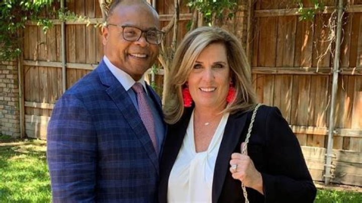 Who Is Mike Singletary’s First Wife?