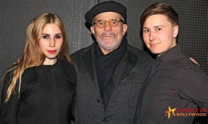 Who is Zosia Mamet’s father?